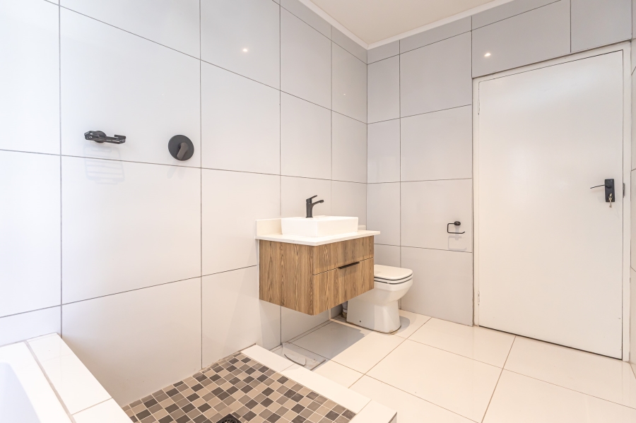 To Let 2 Bedroom Property for Rent in Sea Point Western Cape